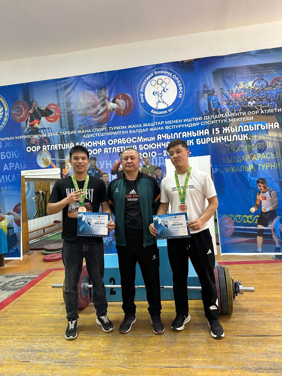 Подробнее о статье КУАУ студенттери Универсиадада оор атлетикадан ийгилик жаратты